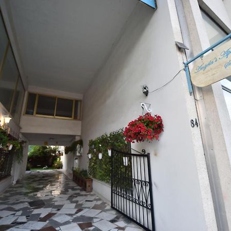 Angela'S Luxury Apartments Larnaca Dış mekan fotoğraf
