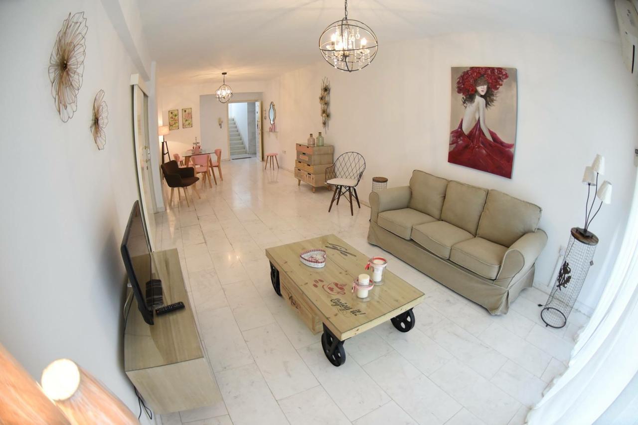 Angela'S Luxury Apartments Larnaca Dış mekan fotoğraf