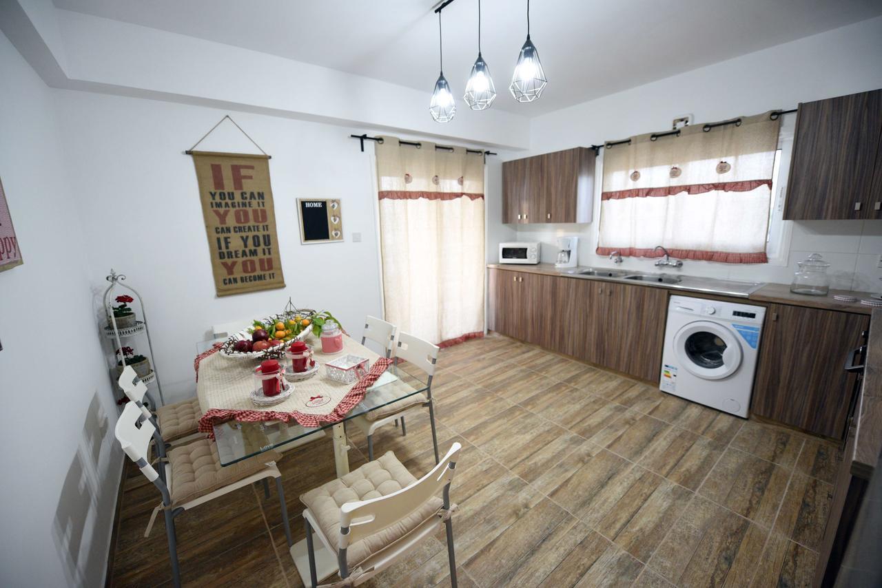 Angela'S Luxury Apartments Larnaca Dış mekan fotoğraf