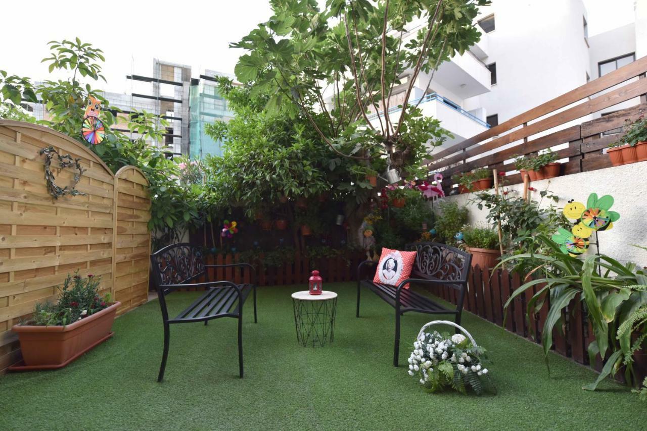 Angela'S Luxury Apartments Larnaca Dış mekan fotoğraf