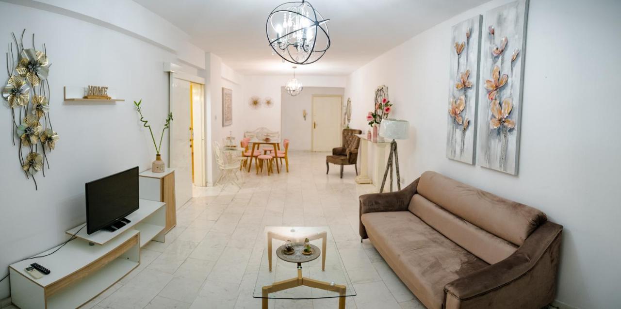 Angela'S Luxury Apartments Larnaca Dış mekan fotoğraf
